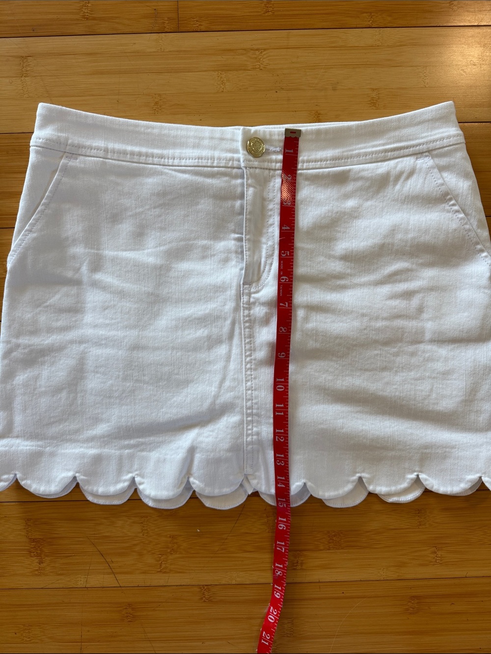 Lilly Pulitzer White Scallop-Hem Skort with Gold Button - Picture 3 of 5